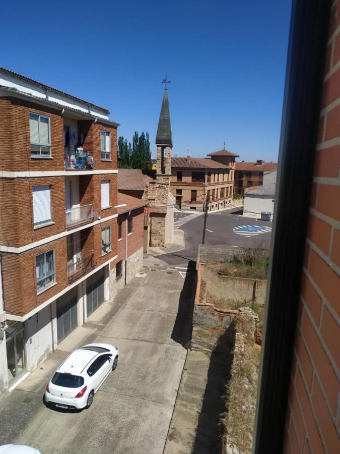 אסטורגה Edificio Valles Del Lupulo מראה חיצוני תמונה